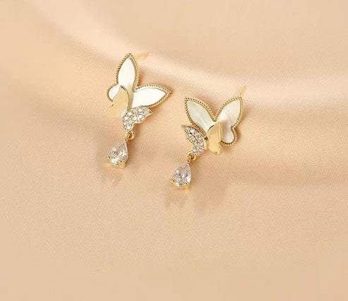 Double Butterfly Hanging Pearl Earings